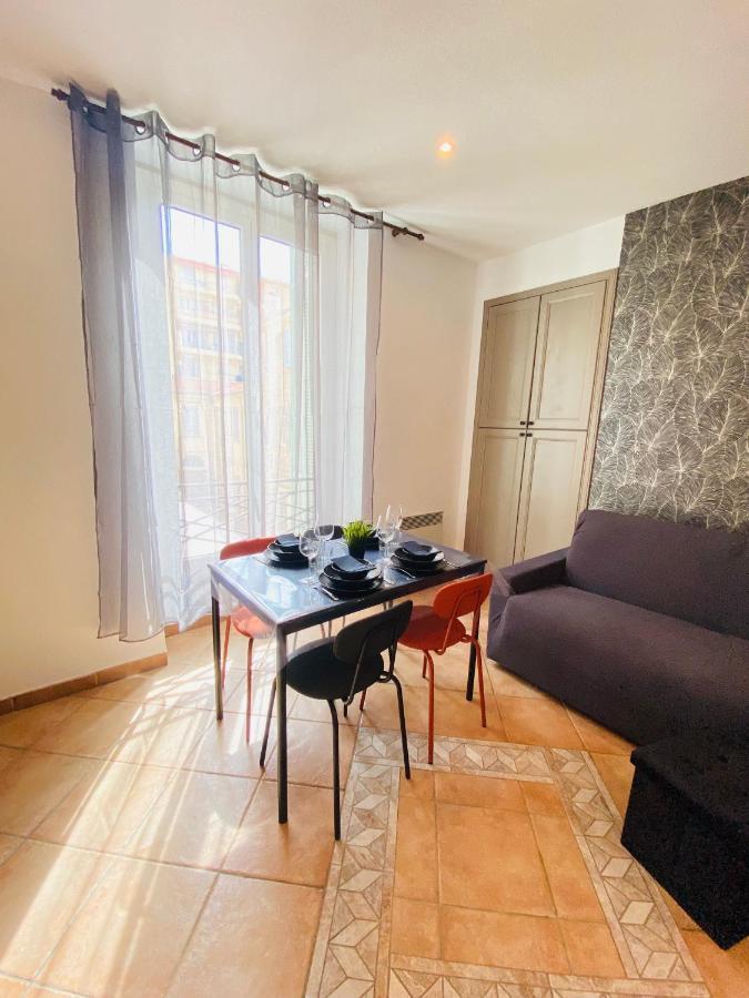 Corso Home- Central Apartment In مينتون المظهر الخارجي الصورة